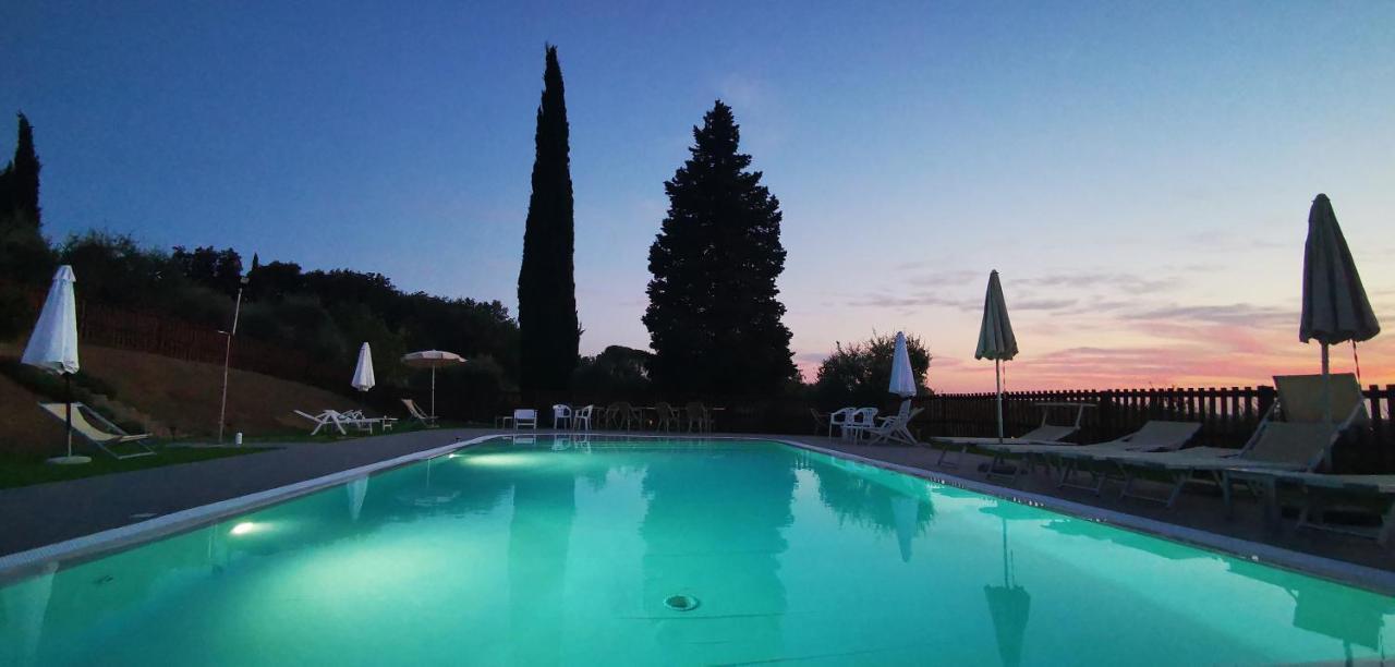 Agriturismo Cascina Cipressa San Romano  ภายนอก รูปภาพ