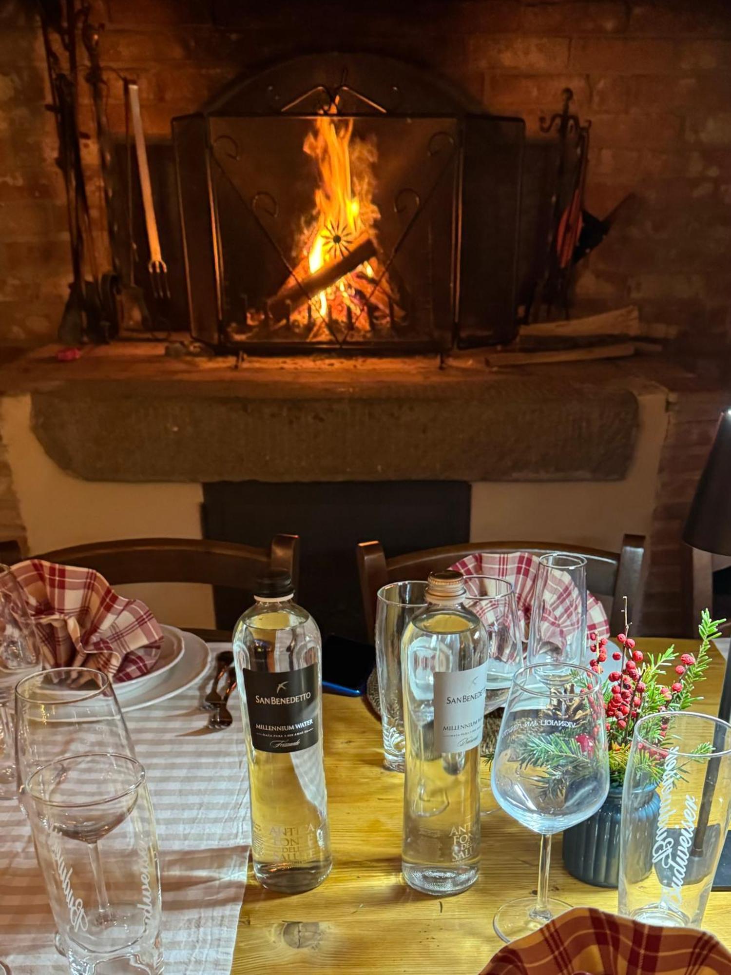 Agriturismo Cascina Cipressa San Romano  ภายนอก รูปภาพ