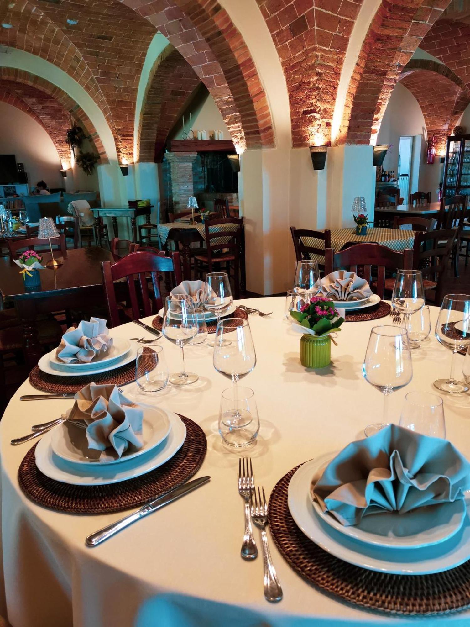 Agriturismo Cascina Cipressa San Romano  ภายนอก รูปภาพ