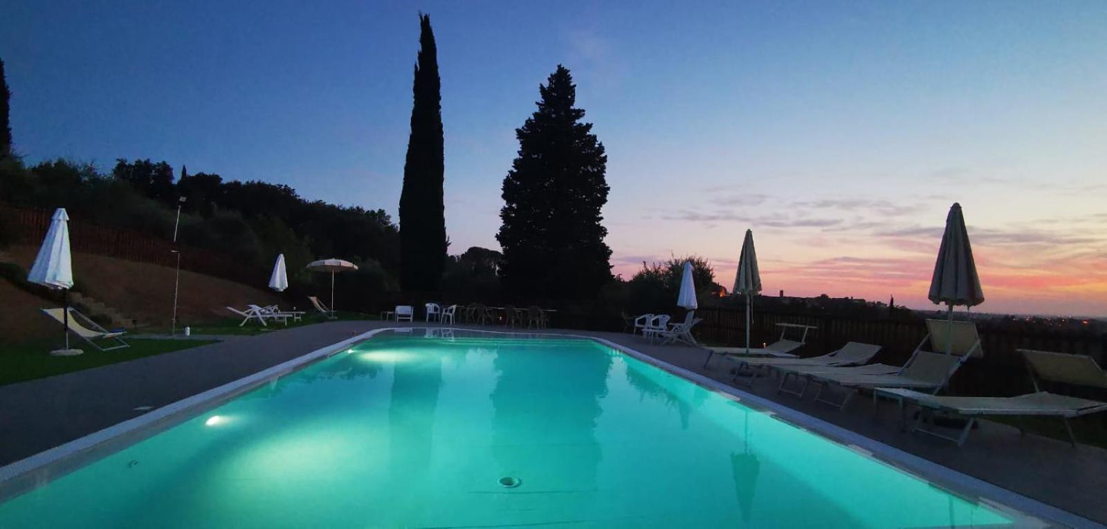 Agriturismo Cascina Cipressa San Romano  ภายนอก รูปภาพ
