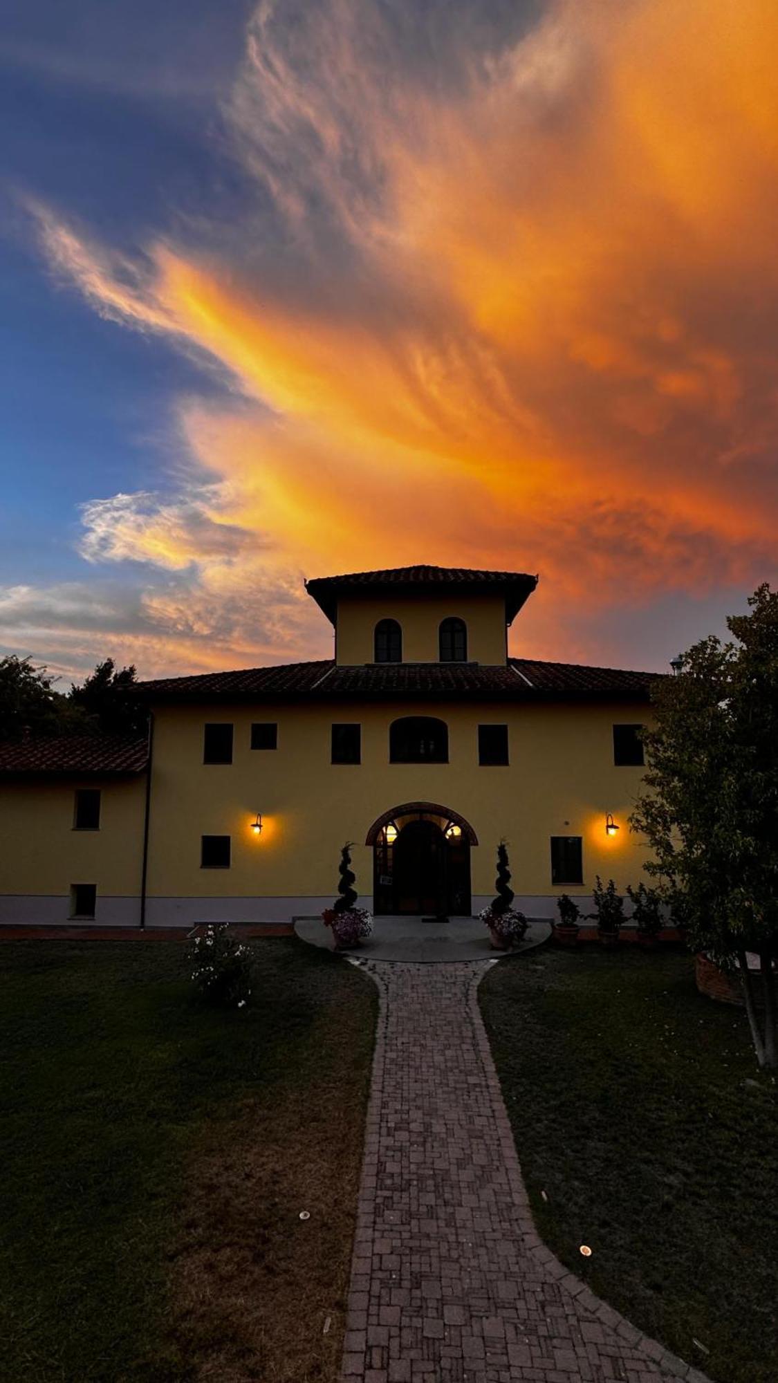 Agriturismo Cascina Cipressa San Romano  ภายนอก รูปภาพ