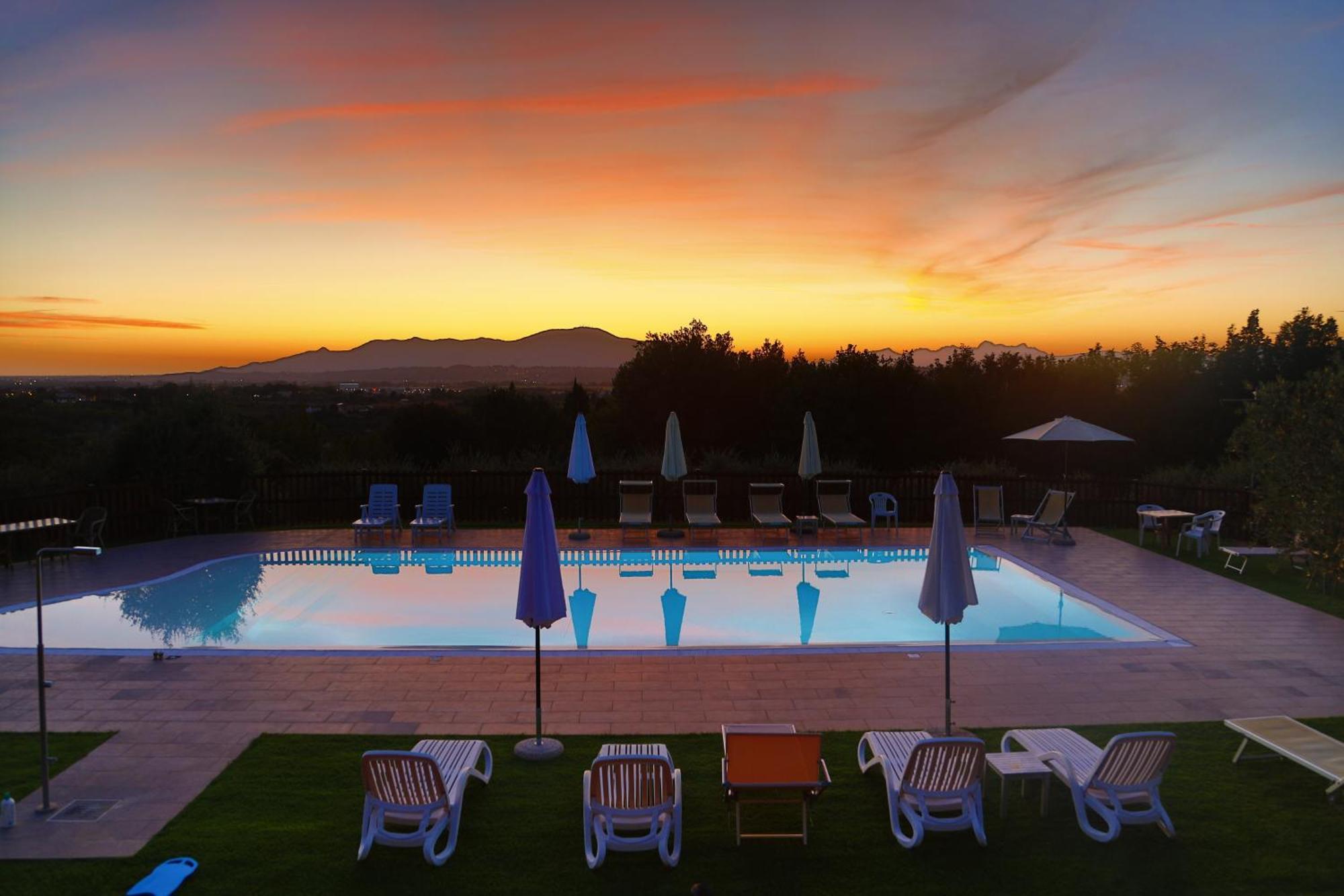 Agriturismo Cascina Cipressa San Romano  ภายนอก รูปภาพ